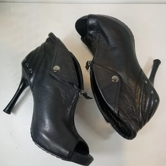 makowsky Shoes B Makowsky Diane Black Leather Stiletto